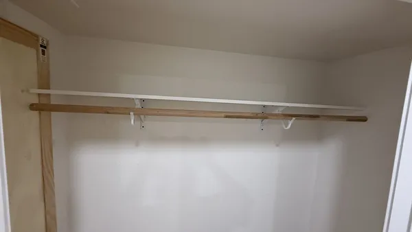 Closet shelving install